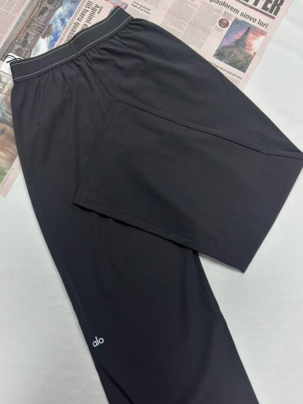 ALO Yoga🌃Suit Up Trouser Dark Grey (Regular) NWT,Relaxed Straight Leg Pants🏁 - Picture 4 of 8